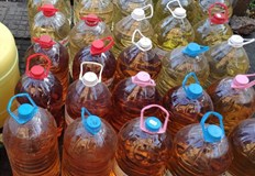 Алкохолът е открит при четири проверки на частни домове в