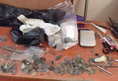 При обиск на купувача са иззети множество предмети с културно