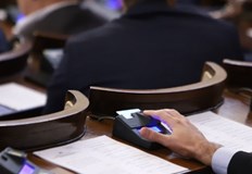 Законопроектите са предложени от Продължаваме промяната и служебното правителствоСлед 4 часово