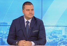 Прави му чест на президента че също признава грешките си