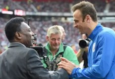 И голмайстор №1 на България скърби за ПелеИ Димитър Бербатов