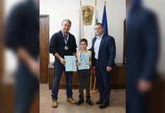 Вицесветовният шампион по бразилско джу джицу за деца получи отличие от