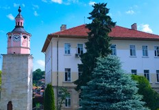 Отбелязват празничното събитие с концерт и заряСветлините на Коледната елха