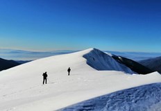 Той е със сериозни контузии и съмнение за фрактури на