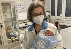 Първото бебе е момиченцеТри бебета се родиха в клиниката по