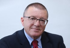 След като външно министерство си изяде сармите и пуйката да