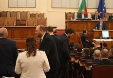 Искрен Митев ПП Мъртвите души много често решават изборите за