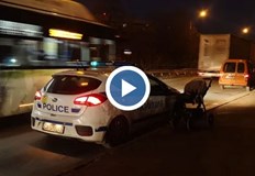 Детето е с травма на гръдния кошМайка и бебе на