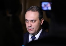 Очаква се в понеделник кандидатът за премиер да представи състава