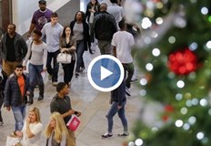 Коледа дойде но някои все още не са оставили подаръците