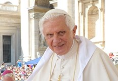 Бенедикт XVI е първият папа който се оттегли доброволно за