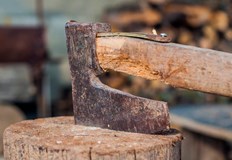 Непълнолетният извършител е задържан за срок от 24 часа17 годишен младеж