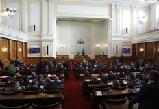 С въздържал се гласуваха народните представители от Възраждане и 15