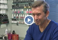 Бившият подполковник се грижи великотърновки да имат красиви ноктиБивш офицер