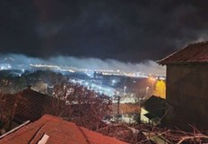 По неофициална информация това е турски шофьор на тирИма втора