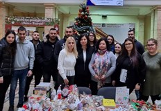 Средствата за подаръци са финансирани от дарения получени на Коледния