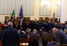 Ще обсъждат хартиената бюлетина и въвеждането на смесено гласуванеДепутатите днес