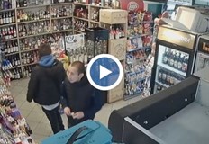 Крадецът първо свил бутилка текила а на следващия ден отишъл