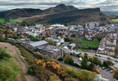 Мъжете основно извършват доставки а жените са по хотелите и