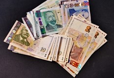 Цялостният монтаж и демонтаж както и доставката на нови украшения