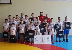 Наградиха най добрите борциНад 20 млади спортисти на възраст между 5