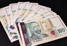 Онлайн измамник изтеглил парите от дебитната карта на мъжа29 годишен мъж