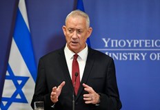 Повече от десетилетие Израел отправя завоалирани заплахи за нападение по