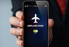 Европейската комисия адаптира законодателството за мобилните комуникации в съответствие с