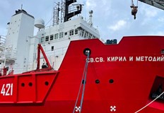 Очаква се плаването да продължи около 130 дни като 40