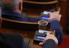 Ветото на президента предизвика остри спорове в пленарната залаДепутатите отхвърлиха