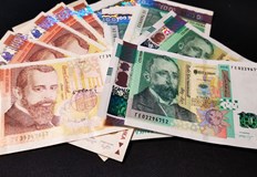 Русенката останала за малко сама в апартамента задигнала 300 лева