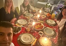 Бившият премиер пожела Честита Бъдни вечер със снимка на коледната