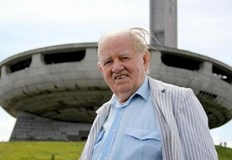 На 14 декември почина българският архитект и общественик Георги СтоиловСкръбната