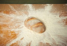 Ставката от 0 ДДС за хляба и брашното остава до