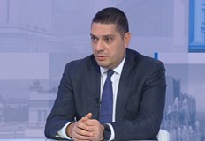 Професор Габровски има пълната свобода да го сформира както той