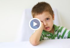 По думите ѝ детето се прибира със синини причинени от