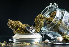 Униформените са се натъкнали на буркани и найлонови пликове със