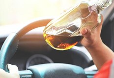 Пострадали са непълнолетният водач на автомобила както и двамата пътници