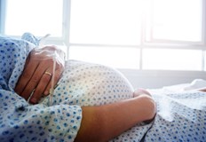 Жената е починала при спешно секцио а бебето е мъртвороденоСпоред