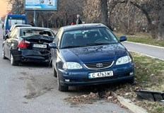 Инцидентите са на булевард Цариградско шосе Шофьор направи две катастрофи
