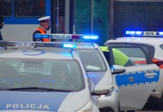 Избухването причинило леки наранявания на двама полицейски служителиПодарък даден на