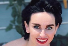 В периода 2010 2015 дипломатката е била управител на фирмата за