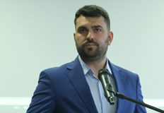 Кирил Петков не разбира и една трета от нещата които