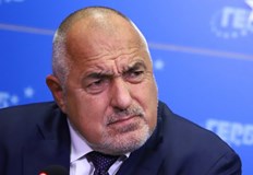 И по телефона не съм говорил с Радев Той е