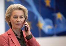 Задържана е зам председателят на Европарламента Ева КайлиАрестите по обвинения в