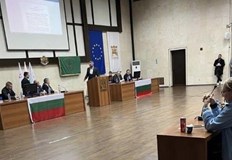 Начело на партията застана политологът Тихомир ВасилевНад 500 човека от