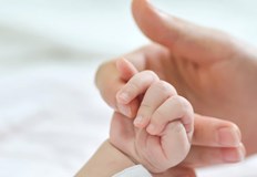 Момичето и майката са добреАкушерката Станимира Камбурова роди първото бебе