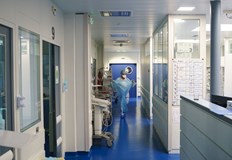 От 15 декември електрозахранването на лечебното заведение беше преустановено заради