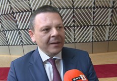 Това решение известно на Европейската комисия обясни служебният министър на