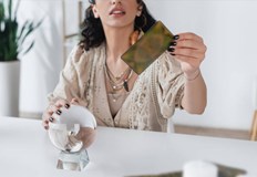 Магьосничката обещала че ще излекува съпруга на жената но по късно